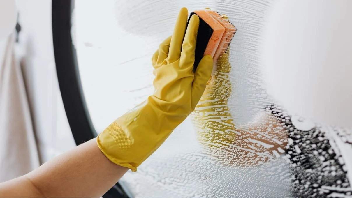 Evinizi 3 saatte tertemiz mis gibi kokutun! Adım adım pratik bayram temizliği