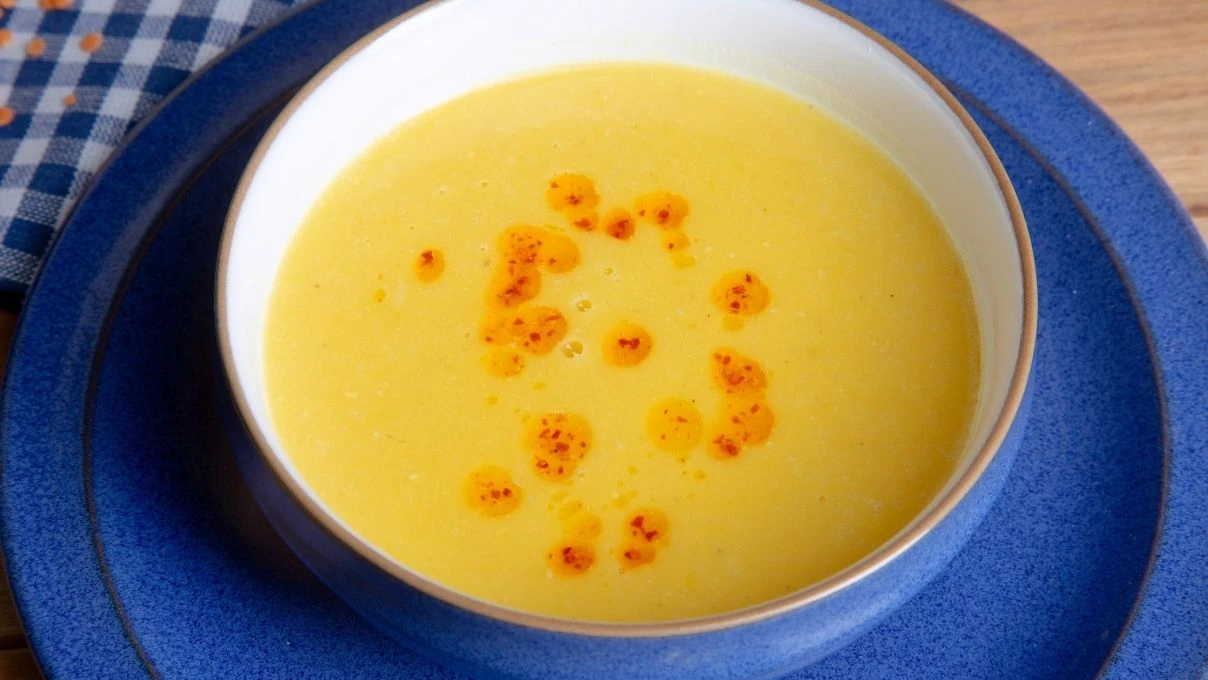 Ramazan sofralarının vazgeçilmezi! Mideyi yormayan sağlıklı çorba tarifleri 