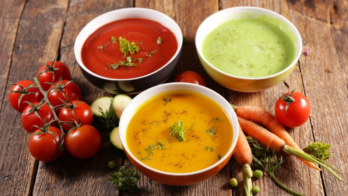 Ramazan sofralarının vazgeçilmezi! Mideyi yormayan sağlıklı çorba tarifleri 