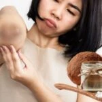 Diz ve dirsek kararmalarına evde çözüm! Toz şeker ve Hindistan cevizi yağı