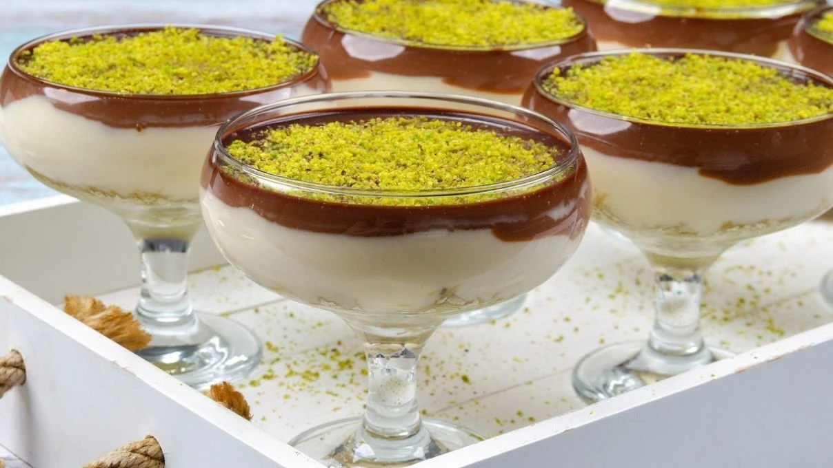 İftardan sonra bu tatlıya mutlaka yer ayırın! Ramazan sofralarının yeni yıldızı Dubai gecesi tatlısı