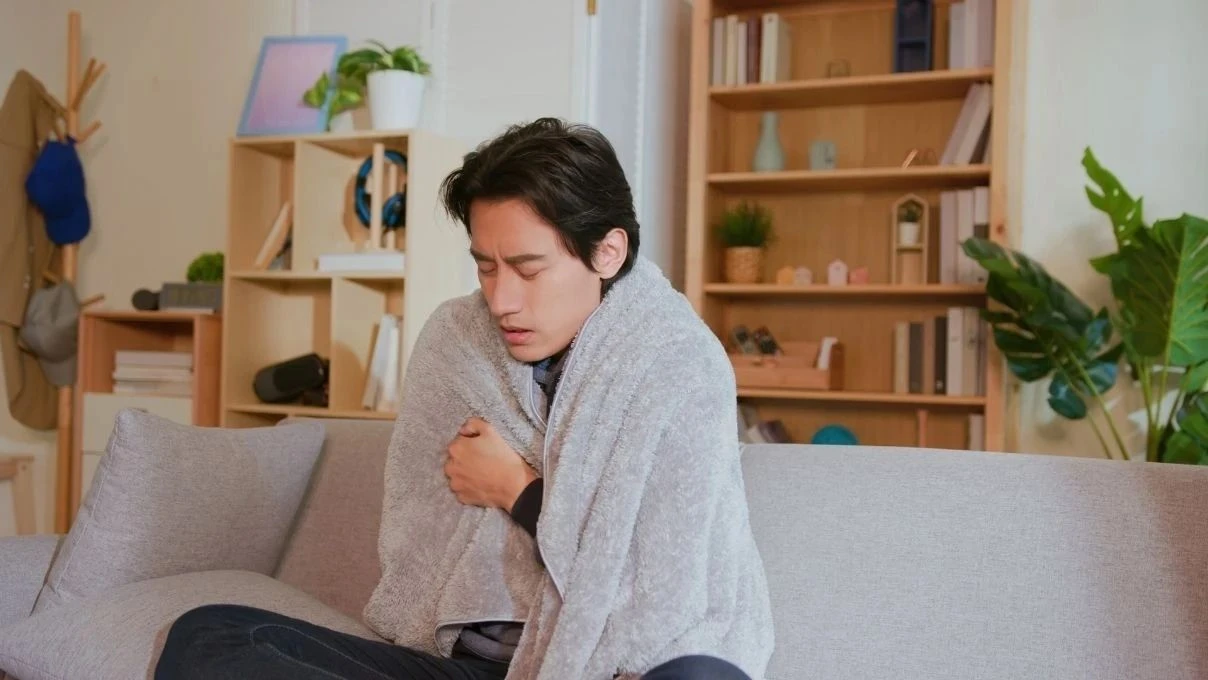 Yaz kış el ve ayaklardaki üşümenin asıl nedeni! Erkeklere oranla kadınlarda daha çok görülüyor