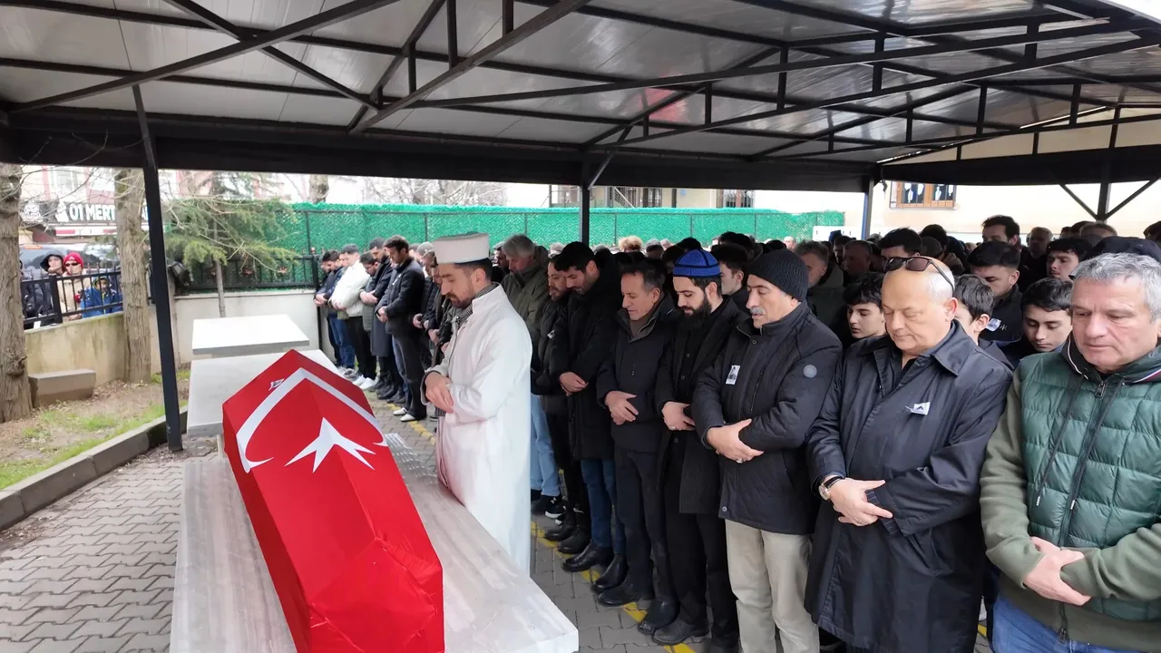 genc oyuncu ibrahim yildiz son yolculuguna ugurlandi 1773984 202602281731 20260228173148 6