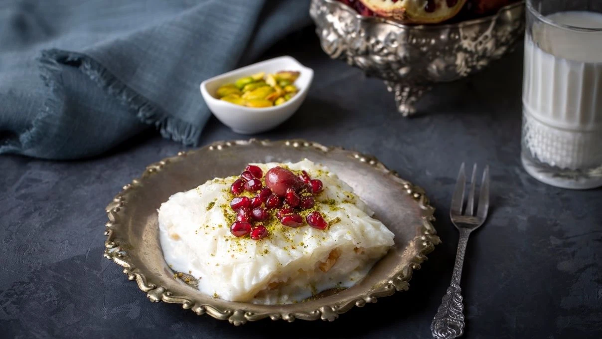 Güllaç sevmeyenleri bile kendine hayran bırakacak tarif! Bir dilim yetmeyecek 4 Güllaç sevmeyenleri bile kendine hayran bırakacak tarif! Bir dilim yetmeyecek
