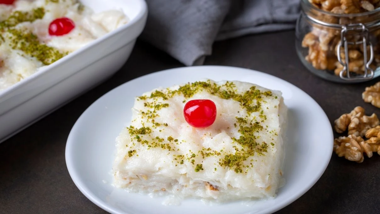 Güllaç sevmeyenleri bile kendine hayran bırakacak tarif! Bir dilim yetmeyecek 7 Güllaç sevmeyenleri bile kendine hayran bırakacak tarif! Bir dilim yetmeyecek