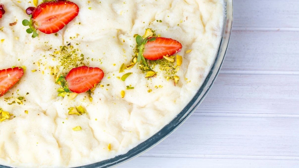 Güllaç sevmeyenleri bile kendine hayran bırakacak tarif! Bir dilim yetmeyecek 8 Güllaç sevmeyenleri bile kendine hayran bırakacak tarif! Bir dilim yetmeyecek