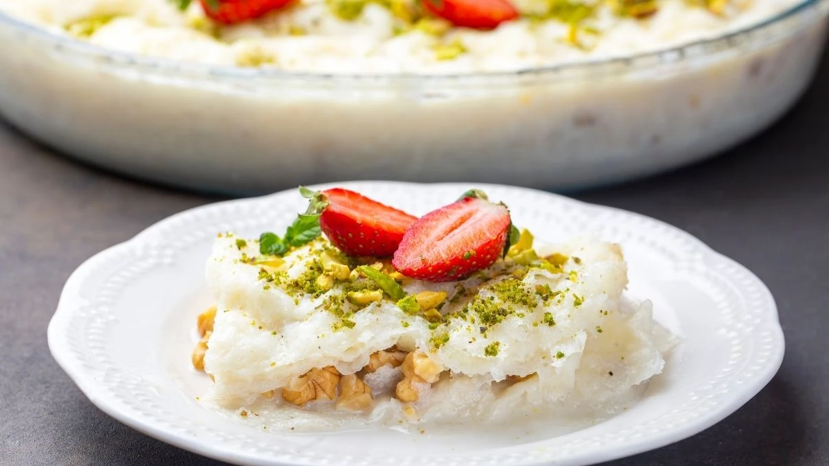 Güllaç sevmeyenleri bile kendine hayran bırakacak tarif! Bir dilim yetmeyecek 9 Güllaç sevmeyenleri bile kendine hayran bırakacak tarif! Bir dilim yetmeyecek