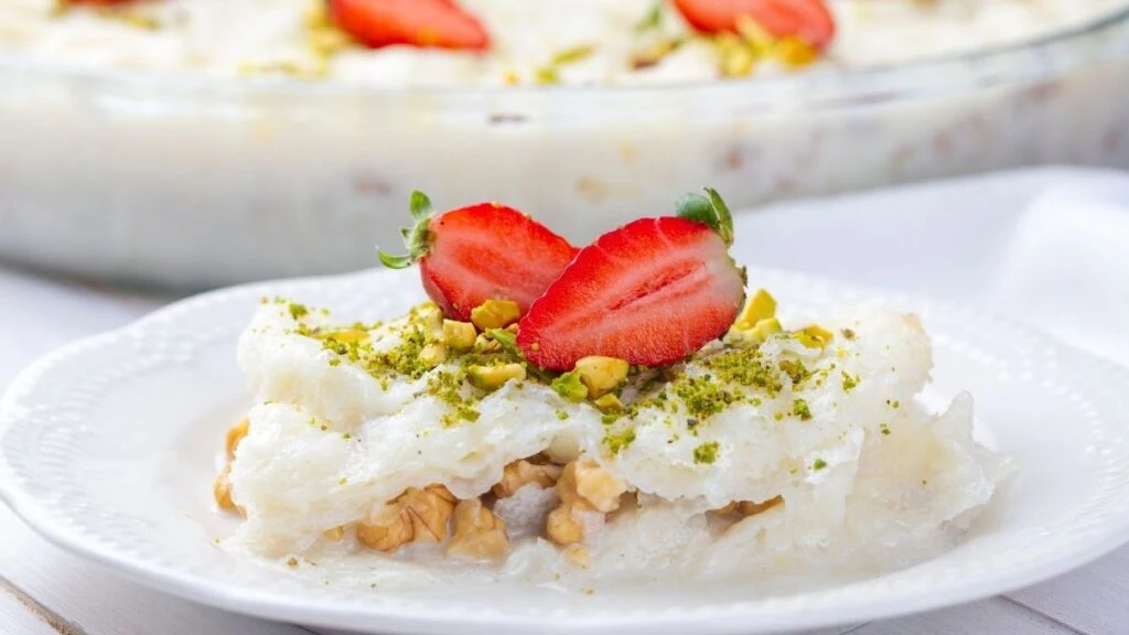 Güllaç sevmeyenleri bile kendine hayran bırakacak tarif! Bir dilim yetmeyecekGüllaç sevmeyenleri bile kendine hayran bırakacak tarif! Bir dilim yetmeyecek