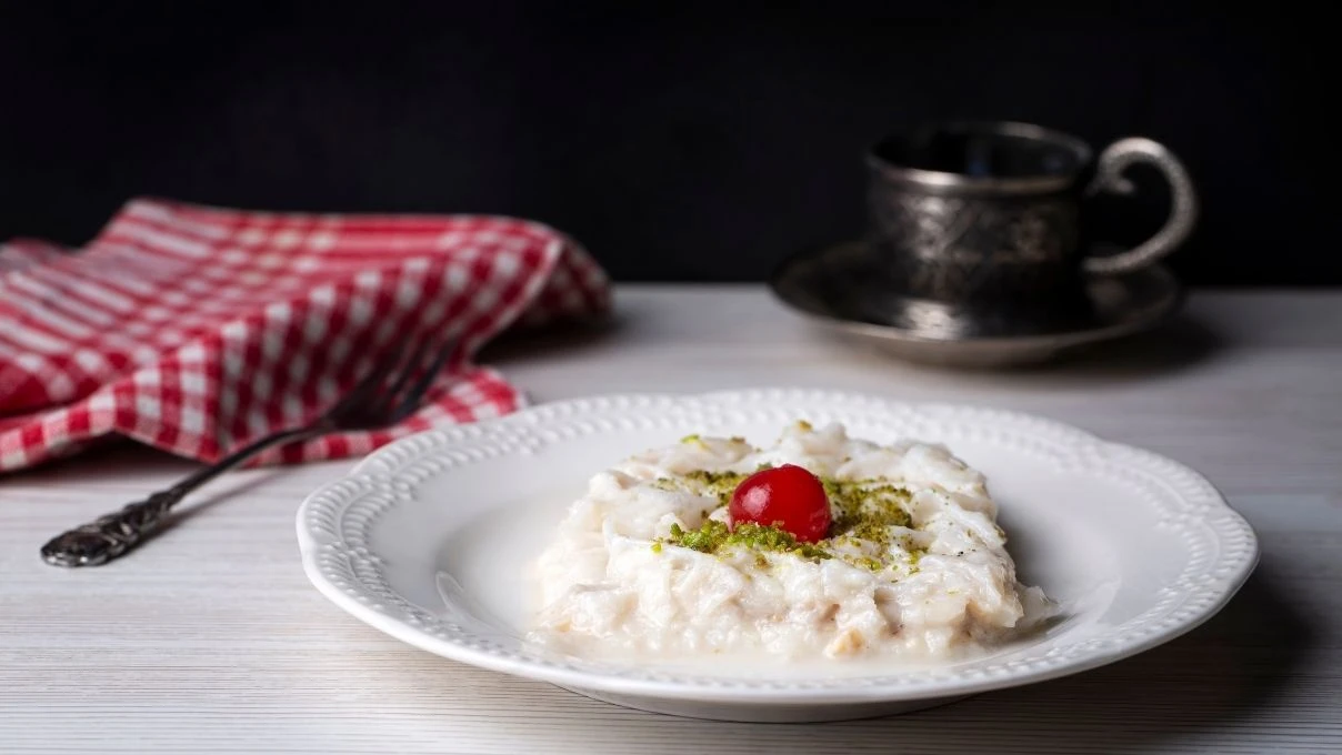 Güllaç sevmeyenleri bile kendine hayran bırakacak tarif! Bir dilim yetmeyecek 5 Güllaç sevmeyenleri bile kendine hayran bırakacak tarif! Bir dilim yetmeyecek