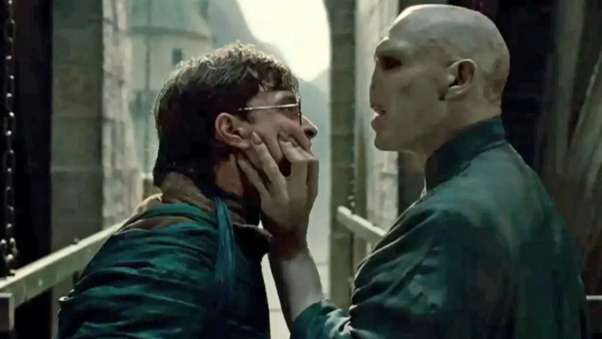 harry potter dizisinde lord voldemort karakterini kim oynayacak