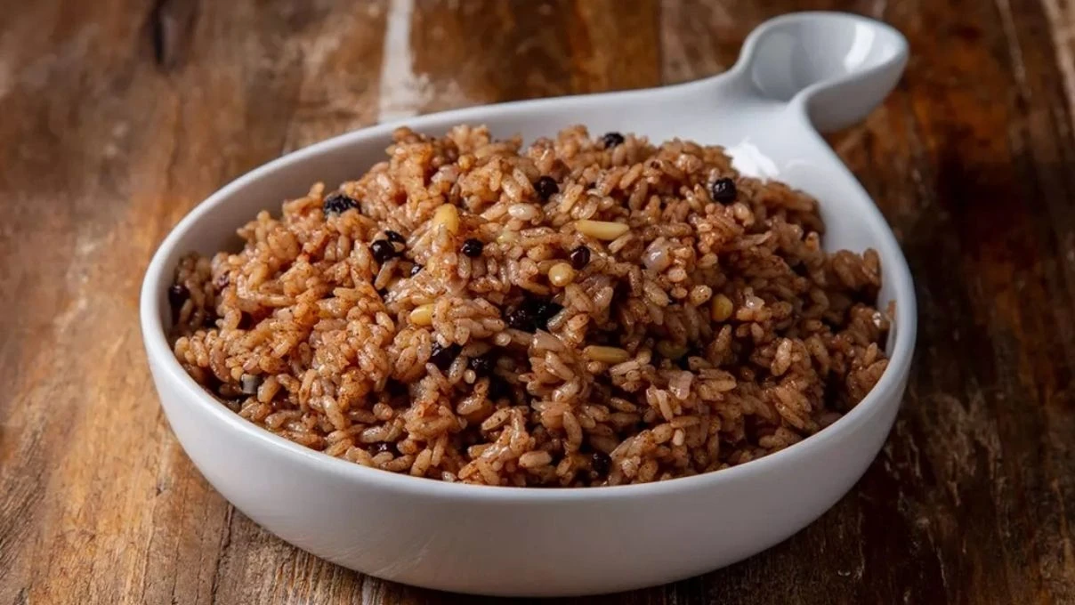 Bayram yemeğinin vazgeçilmezi iç pilav! Adeta müptela yapan tarif