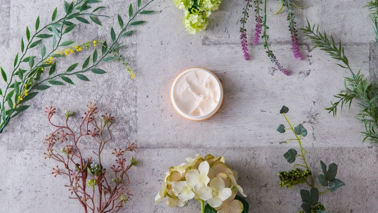 Kurumuş el ayaklar için evde kendi nemlendiricinizi yapın! Asırlık tarif