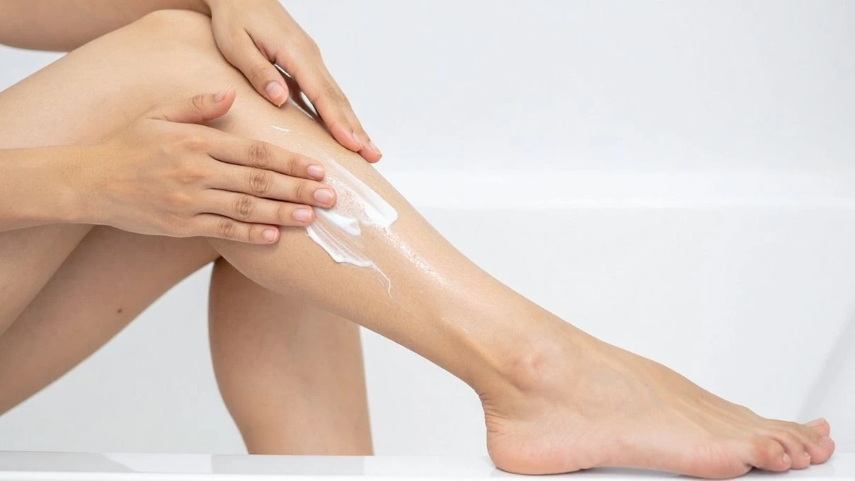 Kurumuş el ayaklar için evde kendi nemlendiricinizi yapın! Asırlık tarif