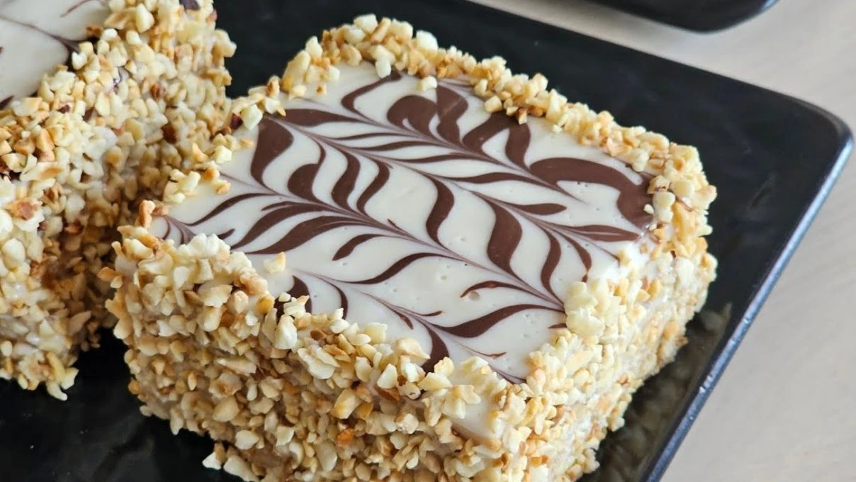 İftar sofralarına yakışacak mide yormayan hafif tatlı! Porsiyonluk latte pasta tarifiİftar sofralarına yakışacak mide yormayan hafif tatlı! Porsiyonluk latte pasta tarifi