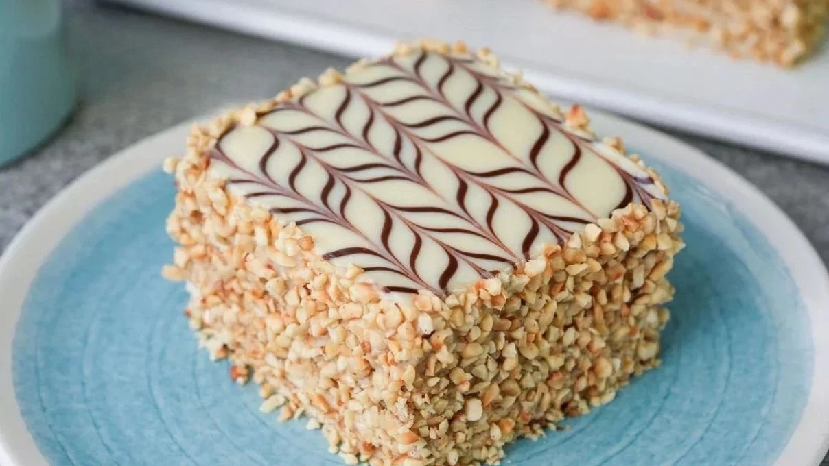 İftar sofralarına yakışacak mide yormayan hafif tatlı! Porsiyonluk latte pasta tarifi