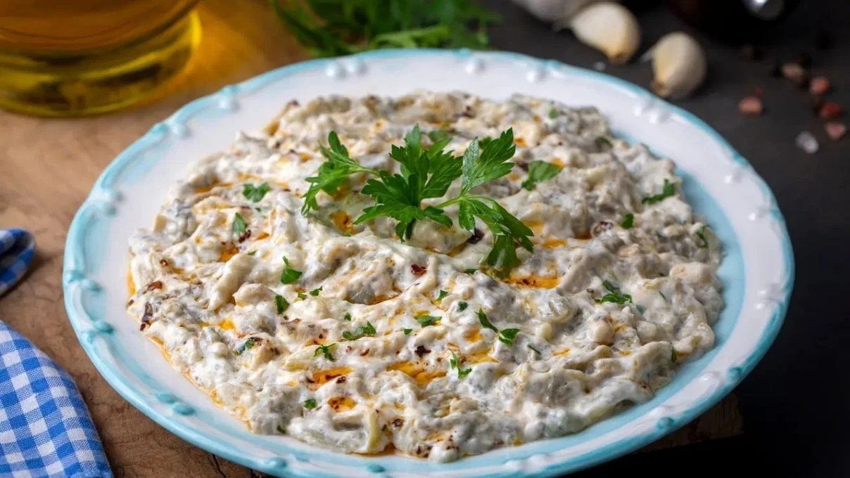 İftar sofralarınızı şenlendirecek meze tarifleri! Ana yemeği aratmıyor