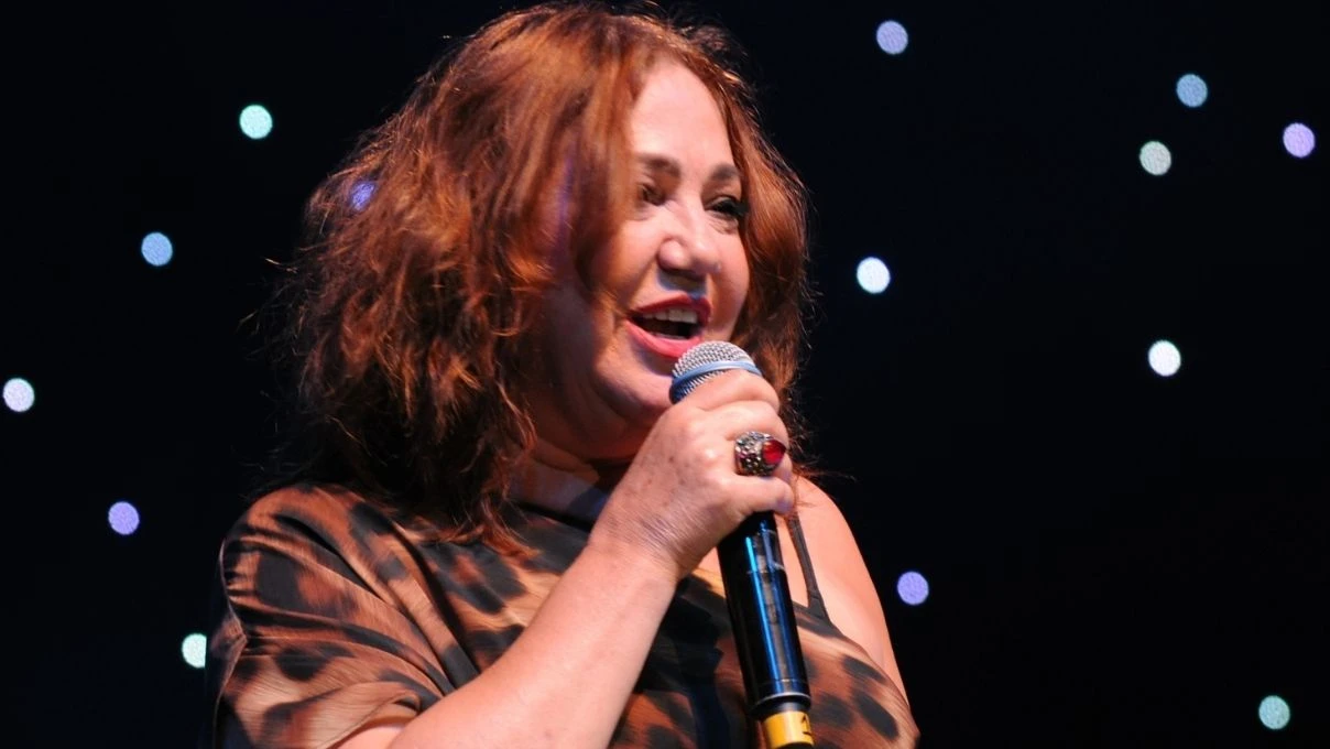 Nazan Öncel’in paylaşımı heyecanlandırdı! Sezen Aksu detayı dikkat çekti