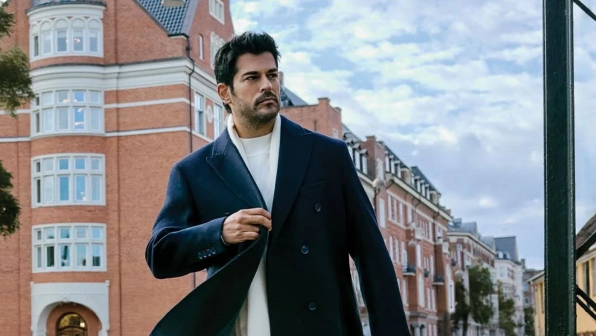 Burak Özçivit’i gören Rus kadın kendinden geçti! Gülümsemesiyle dikkatleri üzerine çekti