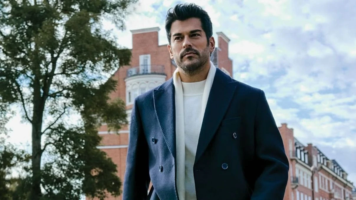 Burak Özçivit’i gören Rus kadın kendinden geçti! Gülümsemesiyle dikkatleri üzerine çekti