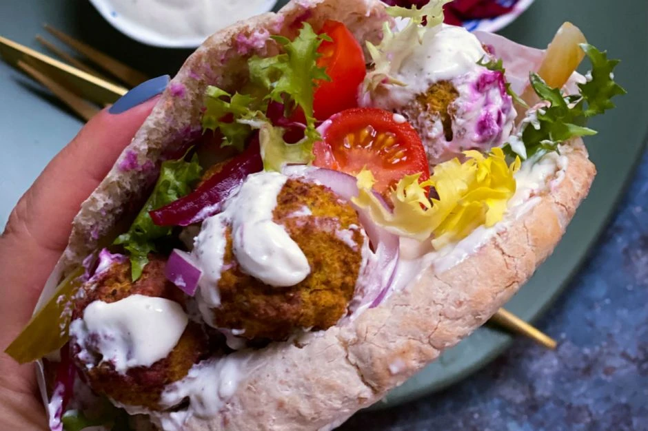 pita arasi falafel