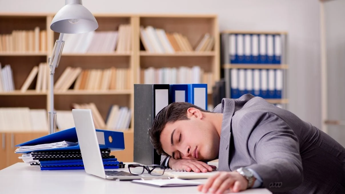 Ramazan’da uykusuzluk alarmı! Oruç tutarken ayakta uyuyanlar dikkat 5 Ramazan’da uykusuzluk alarmı! Oruç tutarken ayakta uyuyanlar dikkat