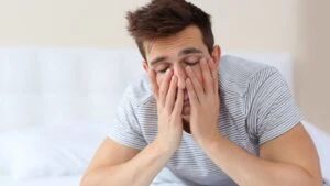 Oruç tutarken ayakta uyuyanlar dikkat!