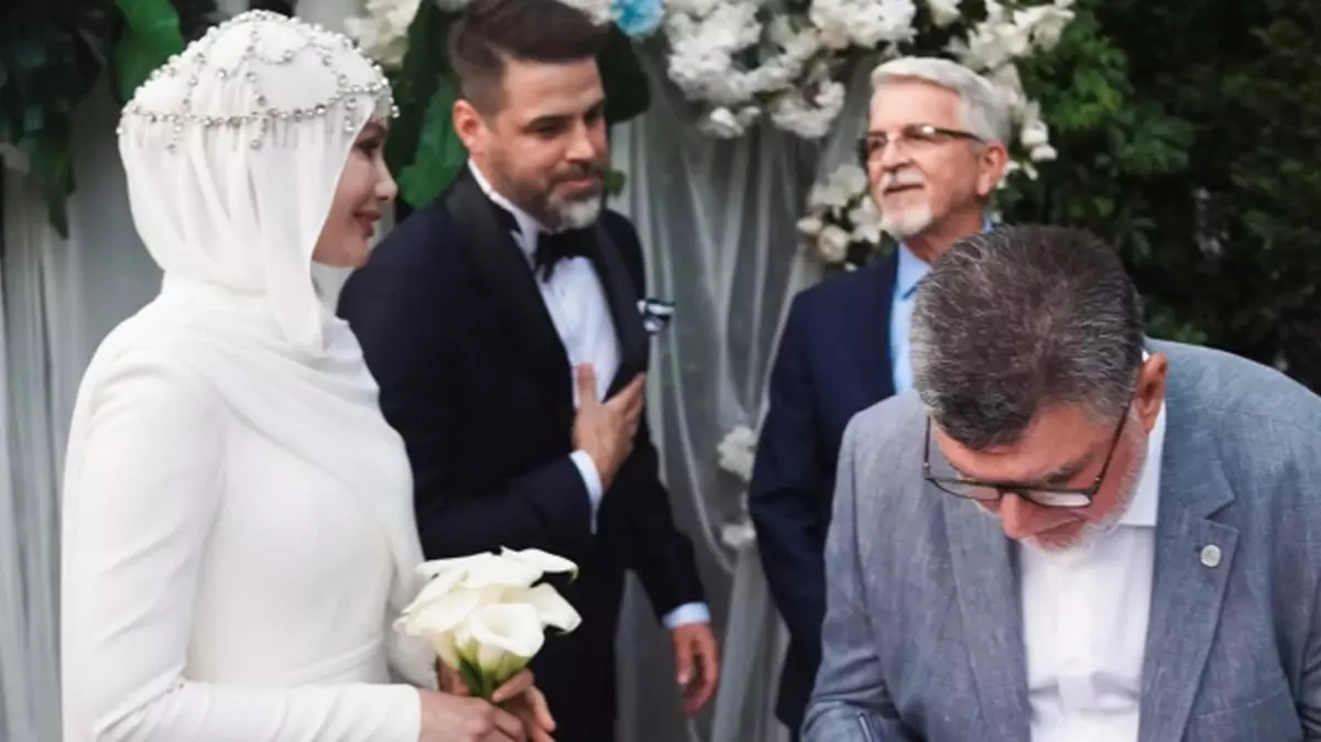 Reshad Strik'ten Gamze Özçelik açıklaması! Nasıl tanıştıkları ortaya çıktı 20 t25 gamze ozcelik ile esi res 789