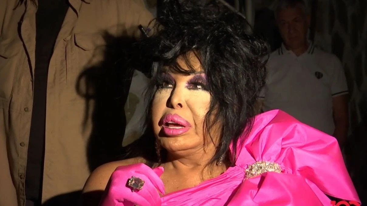 Bülent Ersoy kendini tiye aldı! Muhabirlere bağırdığı anları taklit etti