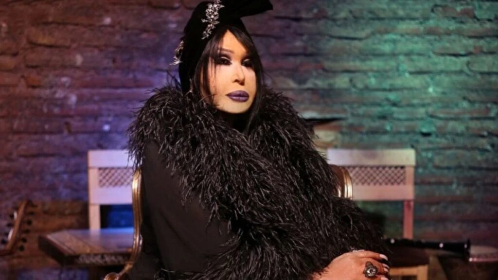 Bülent Ersoy kendini tiye aldı! Muhabirlere bağırdığı anları taklit etti