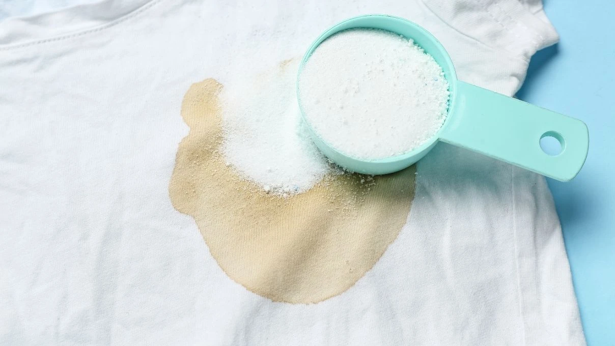 İnatçı lekeleri tek hamlede çıkaran karışım! Beyazlar daha beyaz, renkliler daha renkli