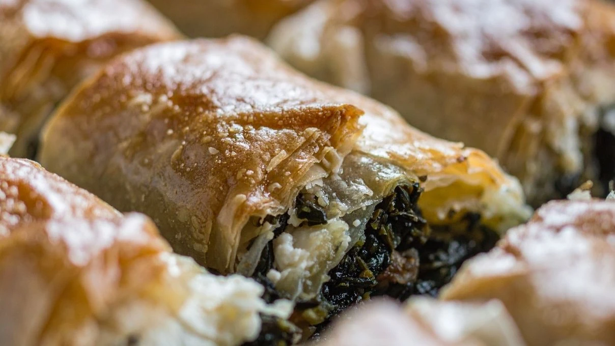 Unsuz tavuk kıymalı ıspanaklı bohça tarifi! Dışı çıtır çıtır, içi dopdolu