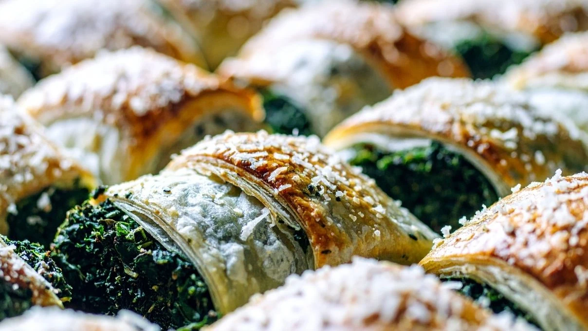 Unsuz tavuk kıymalı ıspanaklı bohça tarifi! Dışı çıtır çıtır, içi dopdolu 