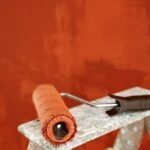 Duvar boyası lekesi kumaştan nasıl çıkar? Duvar boyası lekesi iz yapar mı?