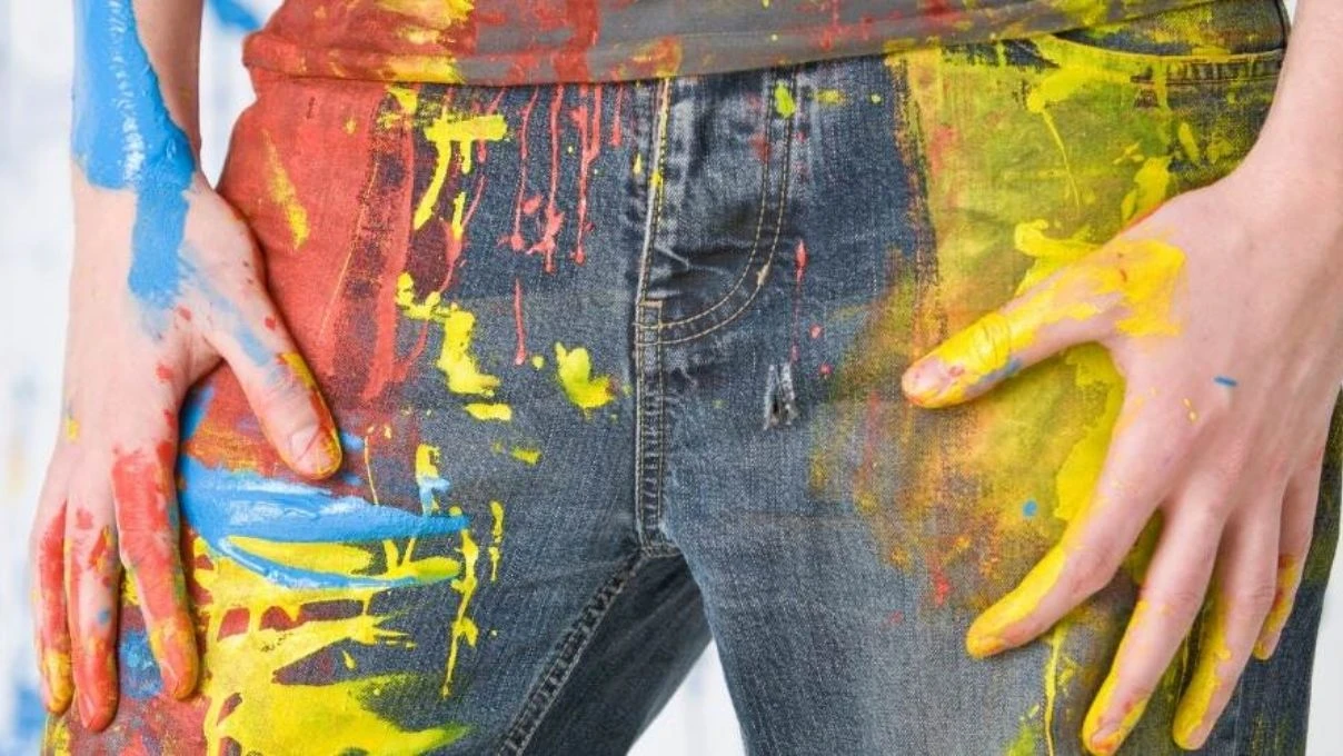 Duvar boyası lekesi kumaştan nasıl çıkar? Duvar boyası lekesi iz yapar mı?