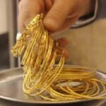 Kadınların gözbebeği ajda bileziklere ilgi arttı! Altın fiyatlarının düşmesiyle yeni ajda modelleri gelişti