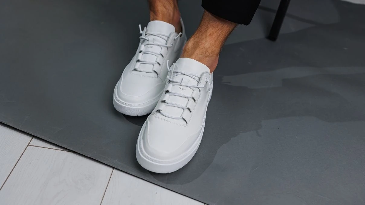 Beyaz ayakkabıları kar beyazı yapan macun! Evde hazırlanıyor 4 Beyaz ayakkabıları kar beyazı yapan macun! Evde hazırlanıyor