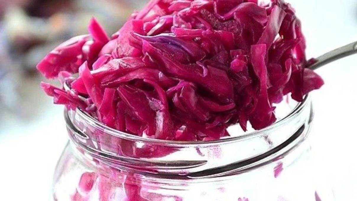 Şifa deposu mor lahana turşunu tarifi! Evde kolayca yapılıyor