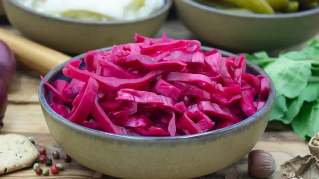 Şifa deposu mor lahana turşunu tarifi! Evde kolayca yapılıyor