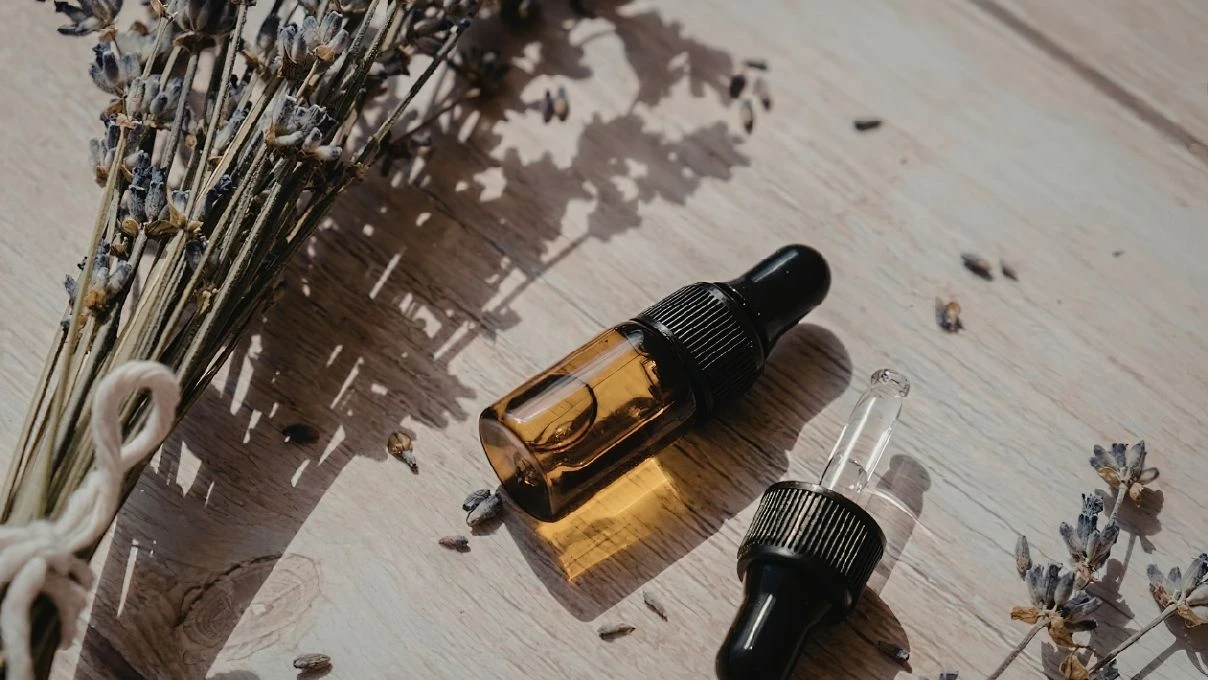 Akşam göbek deliğine sürün! Sabah yağ yakımını hızlandırın