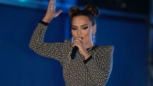 Demet Akalın Tesla’nın akıllı sürüşüne inanamadı! “İstemiyorum bu kadar teknoloji”