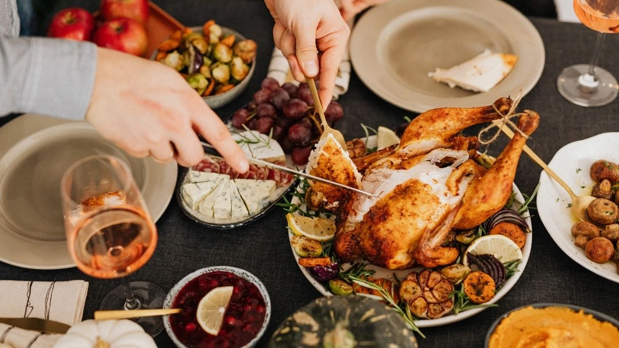 Fırına at çık! Zahmetsiz akşam yemeği tarifi hem şifa dolu hem lezzetli