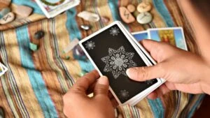 Günlük tarot kart açılımı 17 Nisan 2026! Gezegen kümeleri yeni başlangıçlara neden oluyor