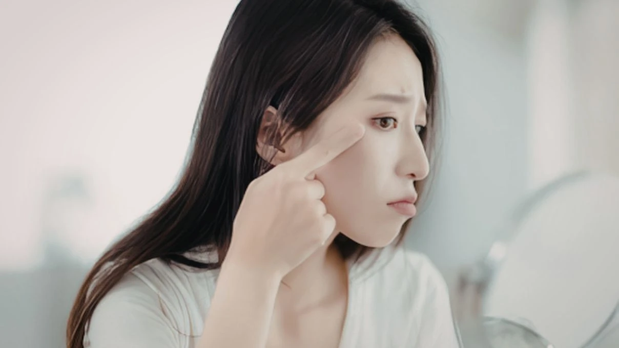 Canan Karatay'dan göz altı morluklarına net çözüm! Peki göz altı morlukları neden olur? 