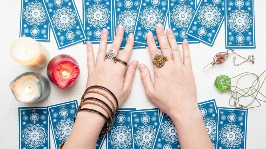 Günlük tarot kart açılımı 24 Nisan 2026! İkizler burcunda meydana gelenler beklenmedik olayları ortaya çıkaracak