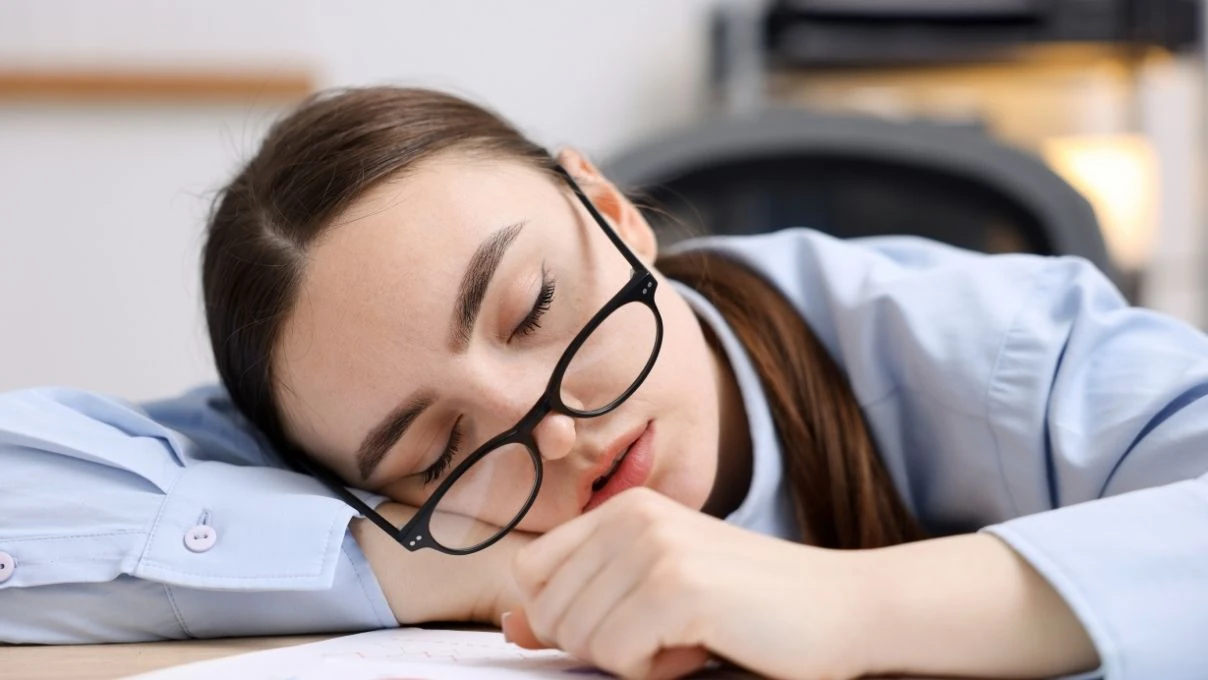 Sosyal yorgunluk nedir? Son dönemin yeni sorunu 2026!