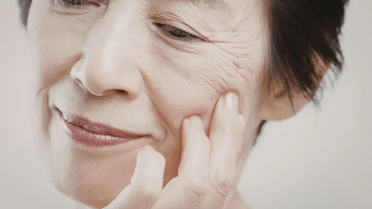 Ekran yorgunluğu cildi nasıl etkiliyor? 2026 yılında yaşlanma giderek hızlanıyor!