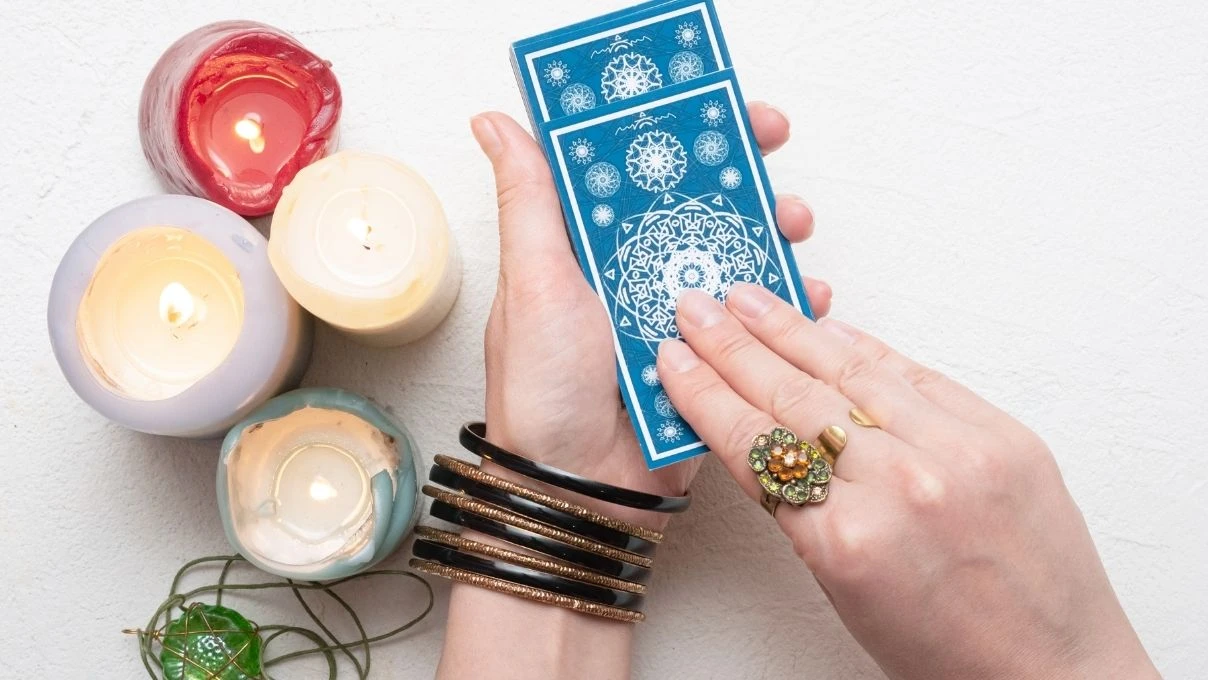 Günlük tarot kart açılımı 22 Nisan 2026! Yıldızlar hızla hareket ederken planlar desteklenecek