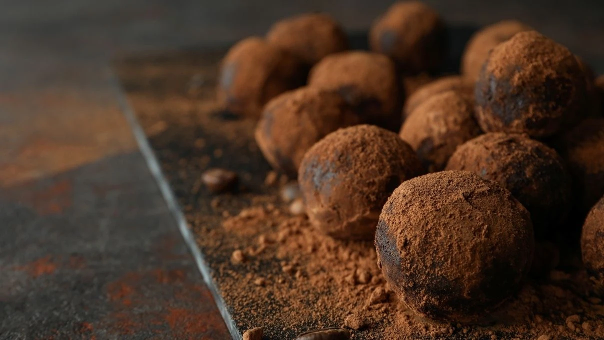 Fırın yok, 10 dakika da hazır! Tiramisu tadında atom tatlı tarifi