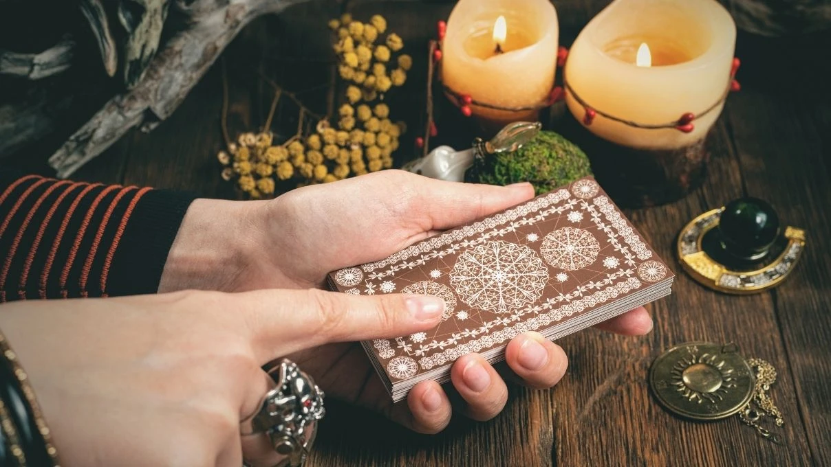 Günlük tarot kart açılımı 28 Nisan 2026! Sorumluluk alma günü