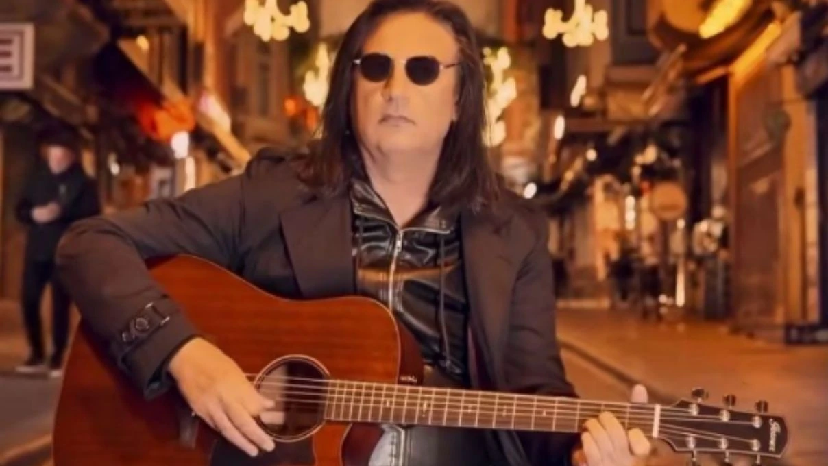 Şarkıcı Çelik’i ağlatan açıklama! İyilik akımı başlatmıştı